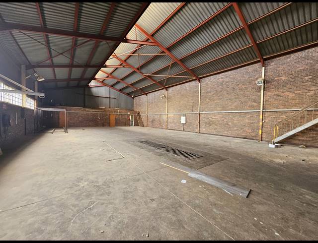500M² WAREHOUSE TO LET IN LUIPAARDSVLEI